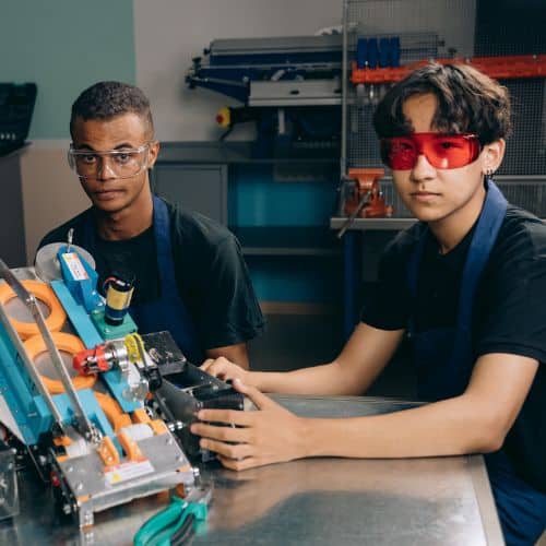 Votre ado utilise l’IA pour faire ses devoirs : outil d’avenir ou illusion d’apprentissage ?